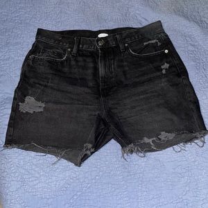 Old Navy distressed jean shorts size 10